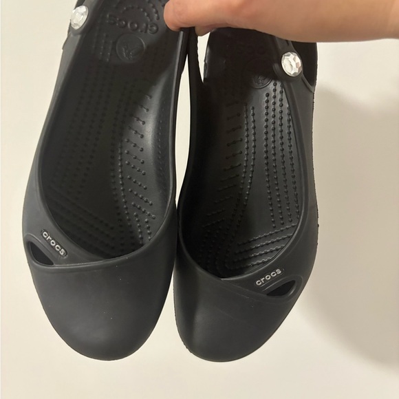 Crocs Jayna Sling Back Black Rubber Flat Sandal Gem on Strap Size 7 - Picture 2 of 13